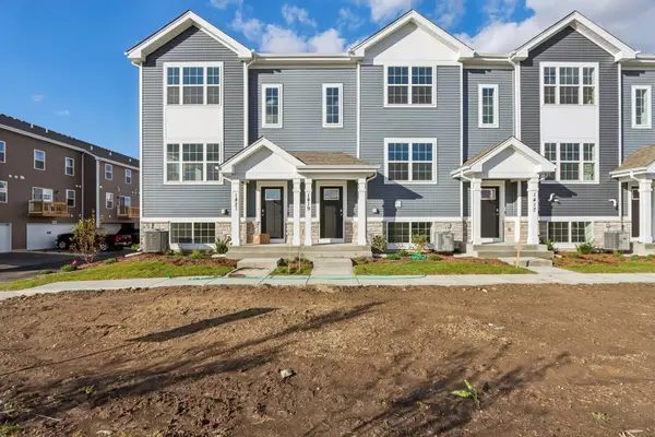 1419 Oakfield Lane, Pingree Grove, IL 60140