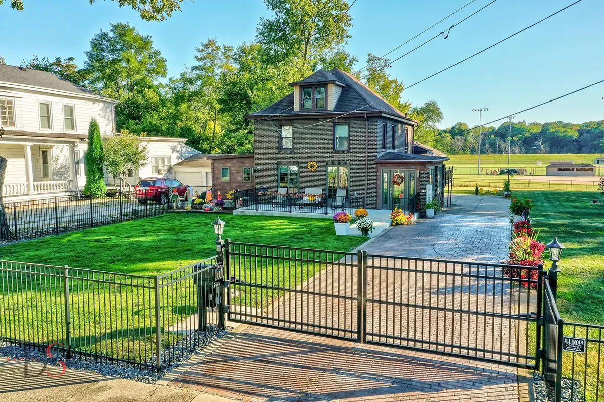 527 E Main Street, Ottawa, IL 61350 - Image #1