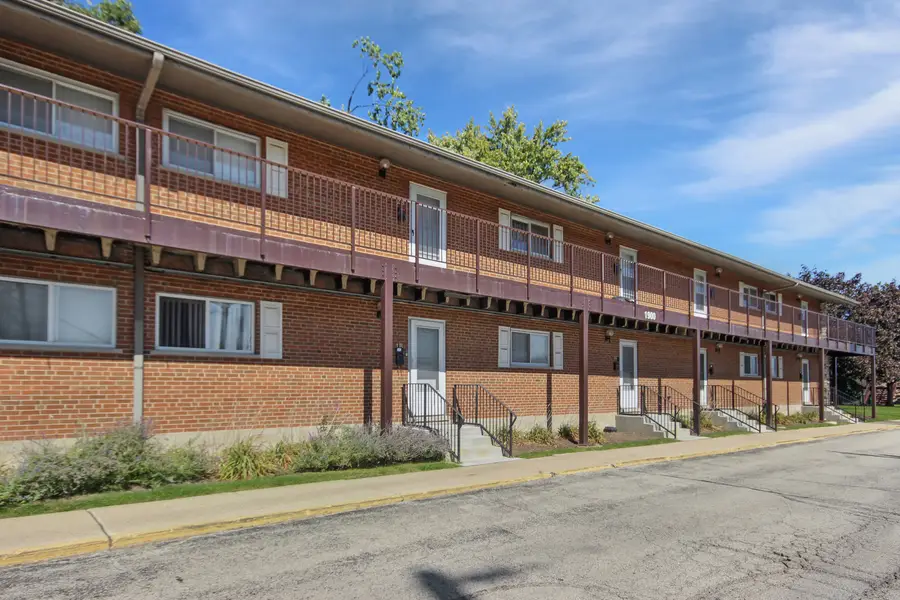 1900 Knightsbridge Drive W #2B, Mount Prospect, IL 60056 - Image #2