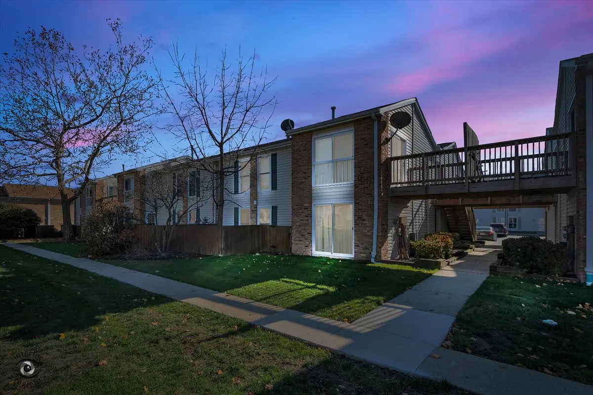 1908 Kenilworth Circle #H, Hoffman Estates, IL 60169 - Image #1