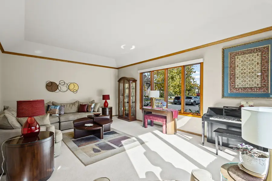 2409 E Greshan Court, Arlington Heights, IL 60004 - Image #3