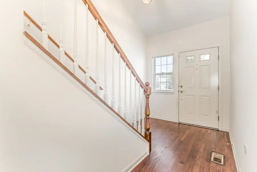 628 Belmont Lane, Carol Stream, IL 60188 - Image #2