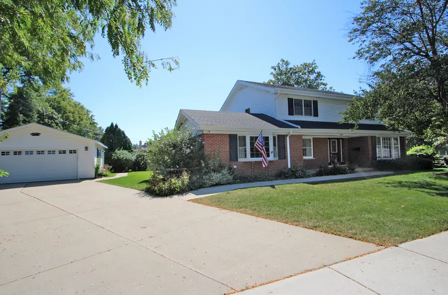 2405 E Miner Street, Arlington Heights, IL 60004 - Image #2