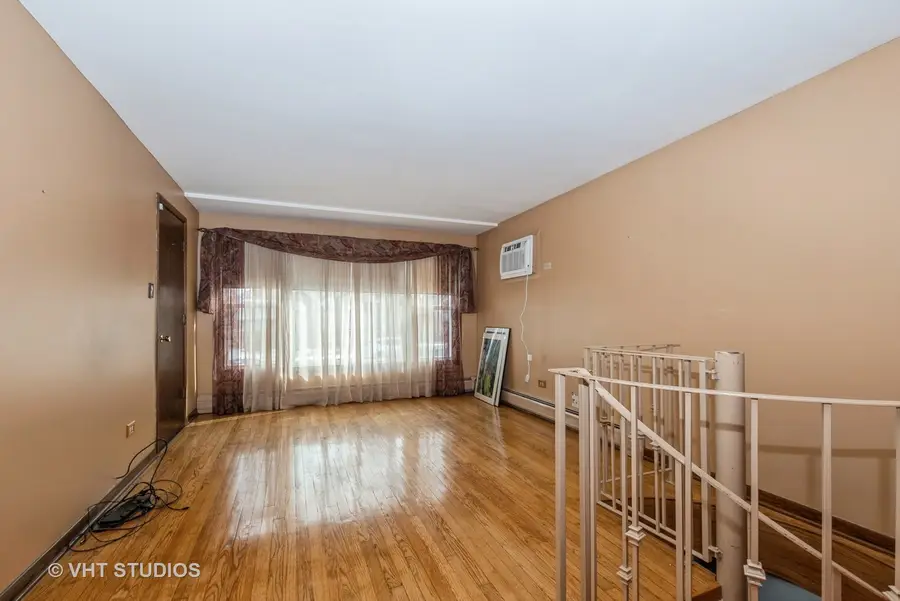 6004 S Kolmar Avenue, Chicago, IL 60629 - Image #2