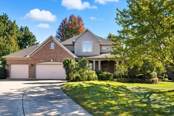 8 Mossfield Court, Sugar Grove, IL 60554