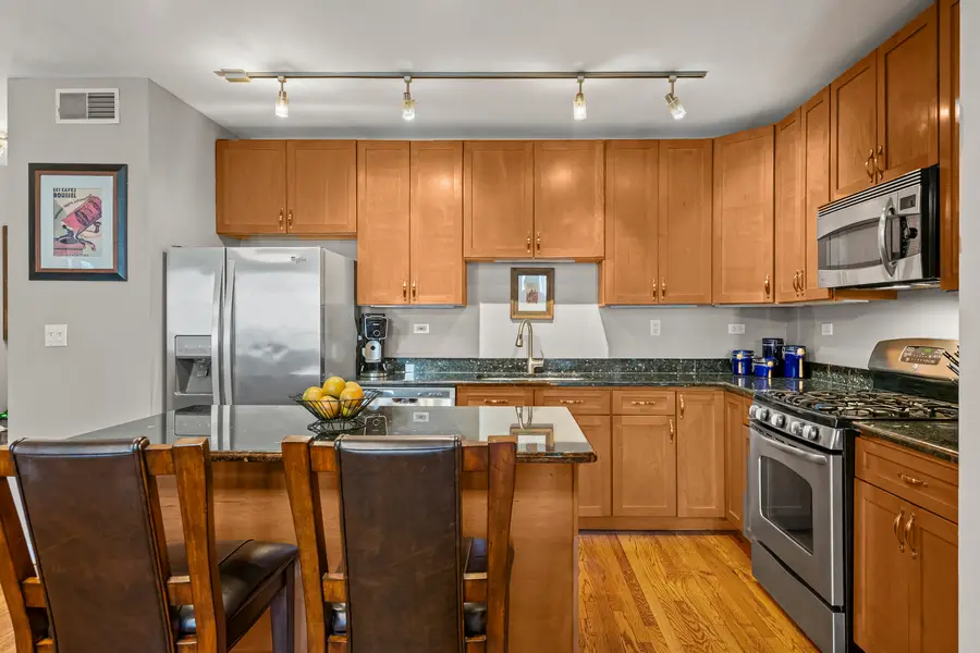 331 S Ridgeland Avenue #B, Oak Park, IL 60302 - Image #3