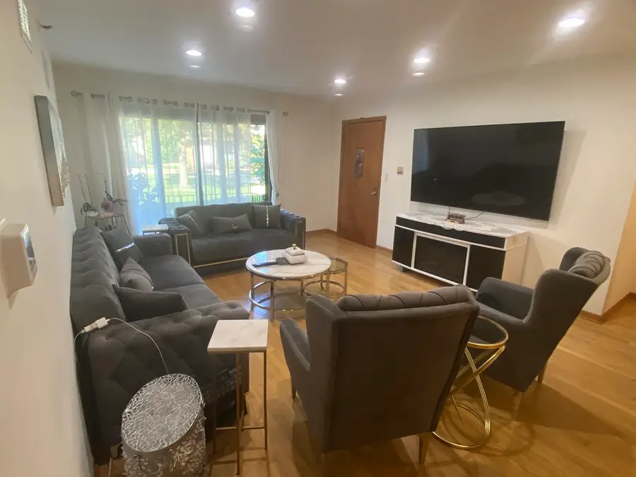 4146 Cove Lane #D, Glenview, IL 60025 - Image #2