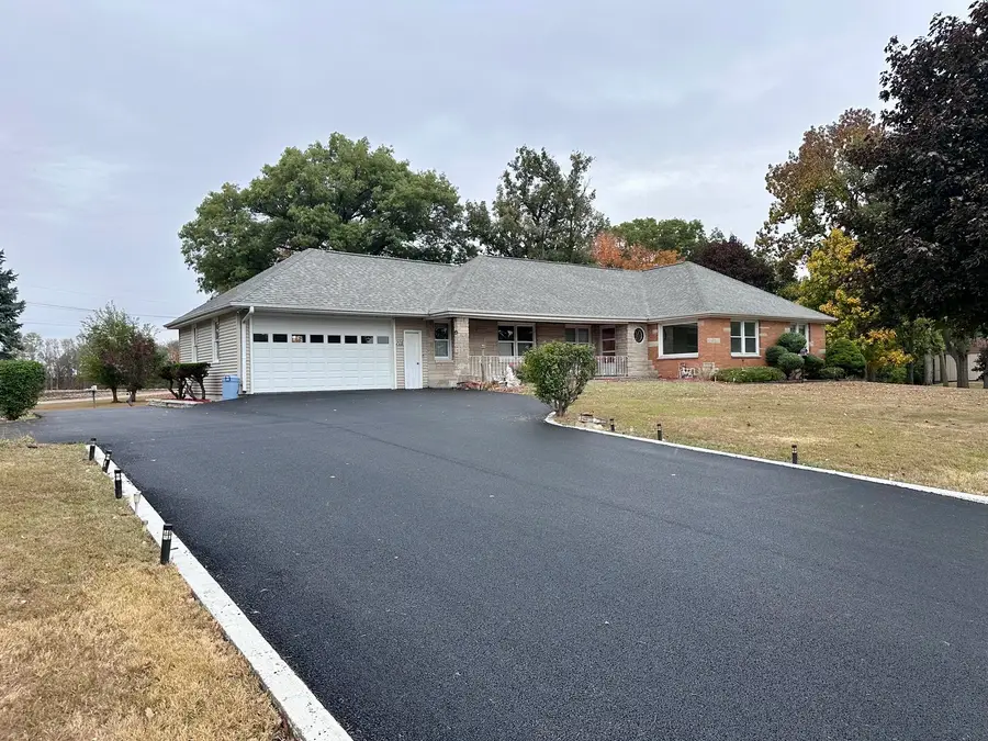 705 W Commercial Street, Lyndon, IL 61261 - Image #2