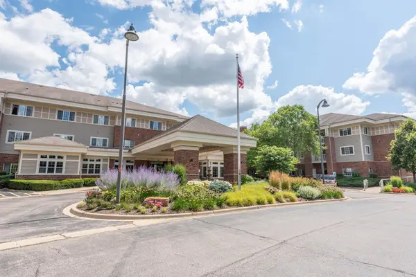 801 N Mclean Boulevard #362, Elgin, IL 60123