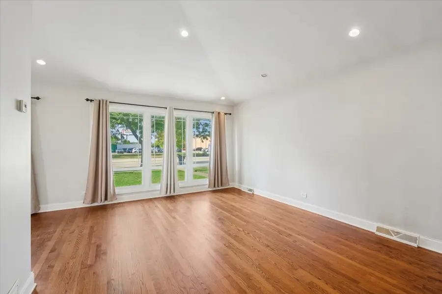 2243 S Wolf Road, Des Plaines, IL 60018 - Image #2