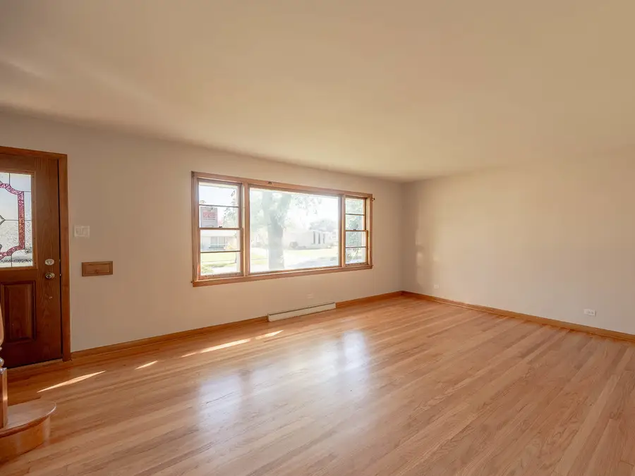 2228 High Ridge Parkway, Hillside, IL 60162 - Image #2