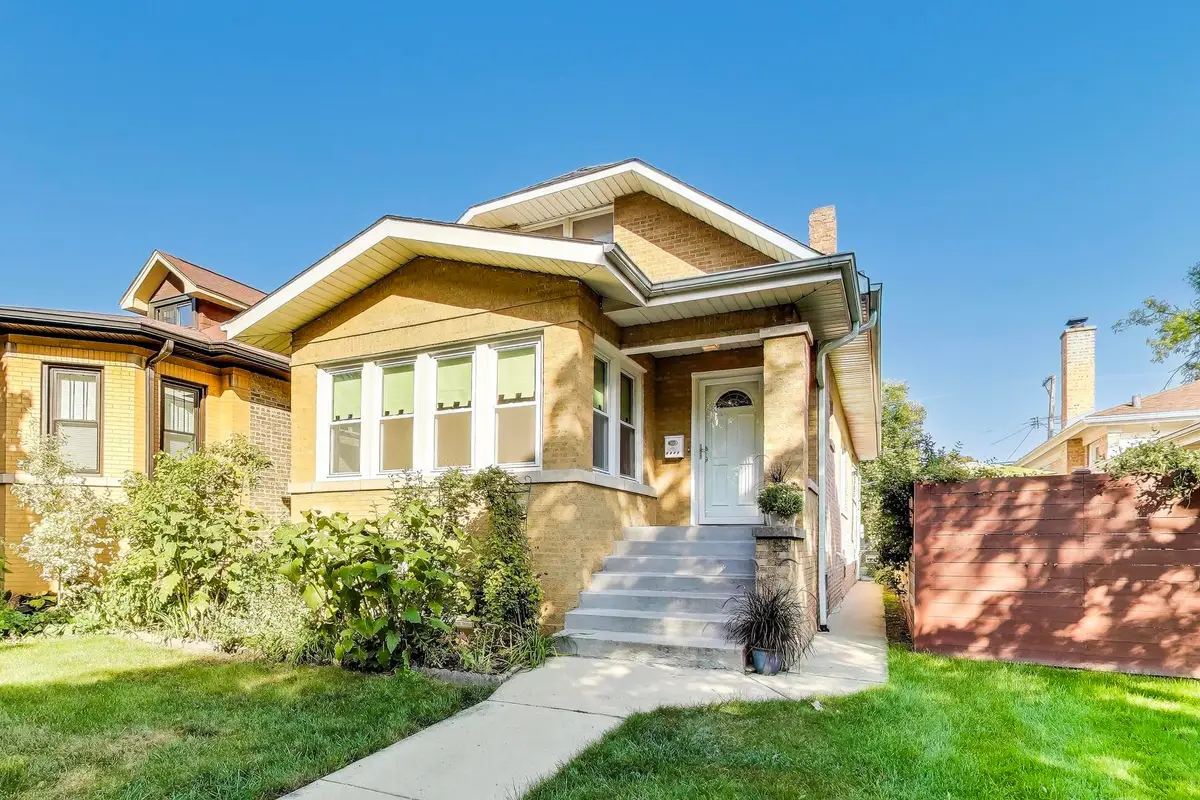 5807 N Sacramento Avenue, Chicago, IL 60659 - Image #1