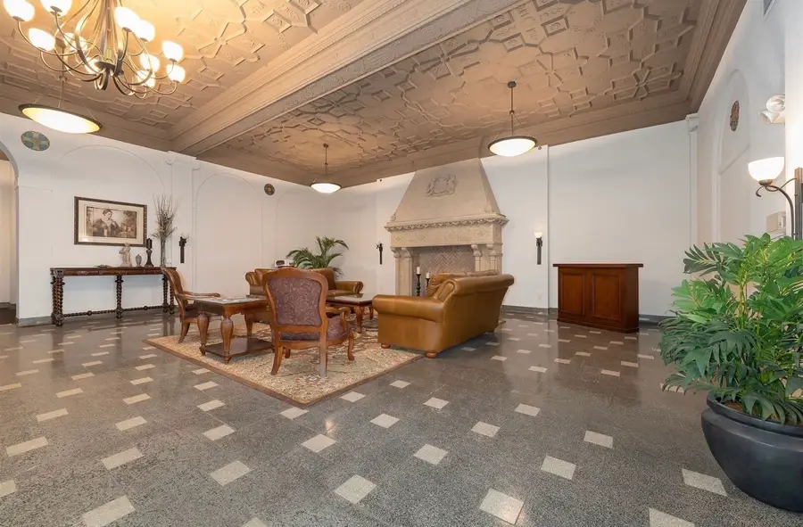 212 N Center Street #603, Bloomington, IL 61701 - Image #3