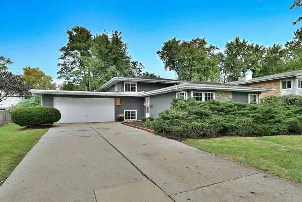 711 Cadillac Drive, Wheaton, IL 60187