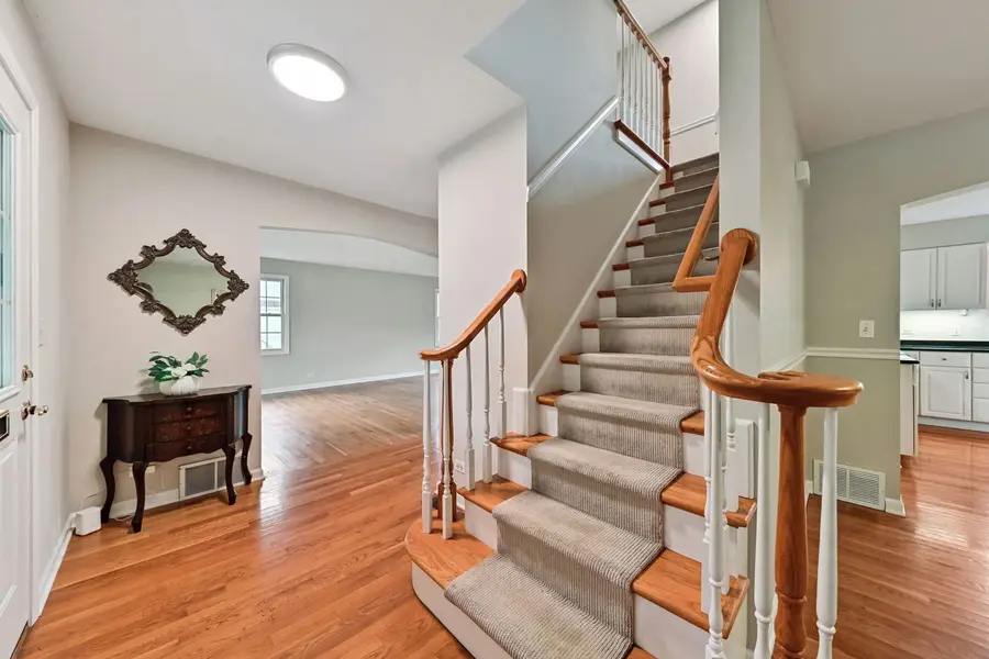 1530 Executive Lane, Glenview, IL 60026 - Image #2