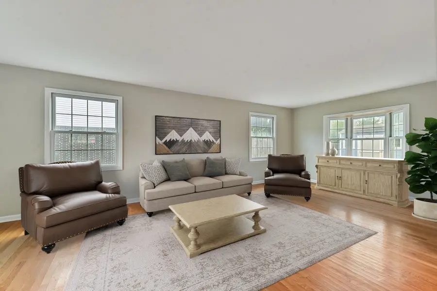 1530 Executive Lane, Glenview, IL 60026 - Image #3