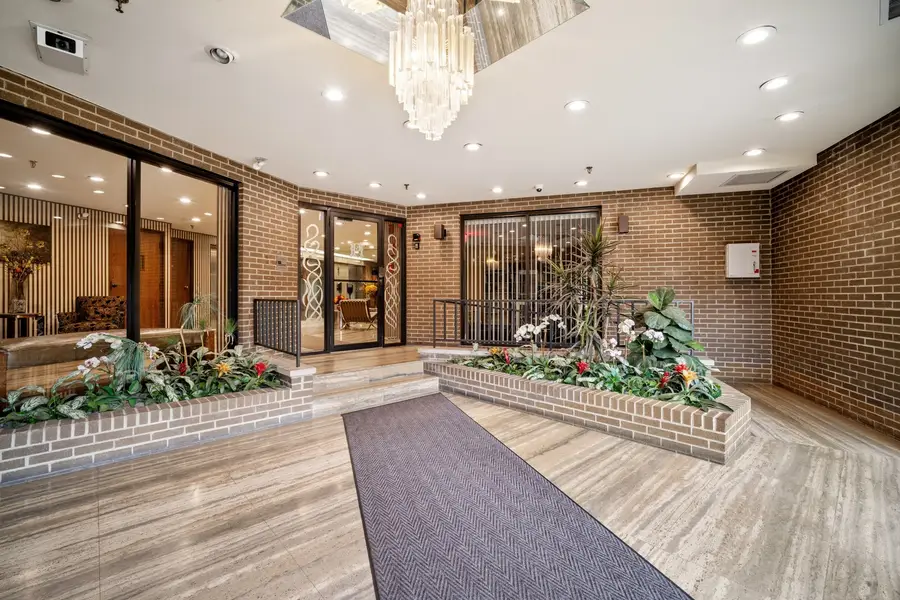 7201 N Lincoln Avenue #301, Lincolnwood, IL 60712 - Image #3
