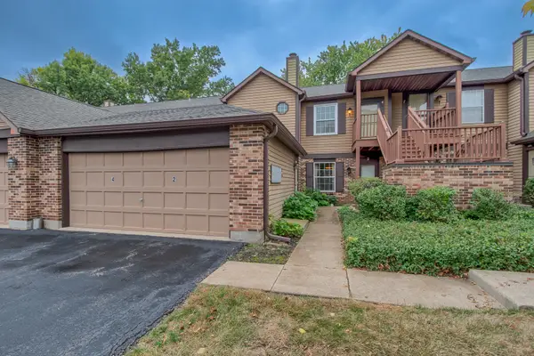 386 Sandhurst Circle #2, Glen Ellyn, IL 60137