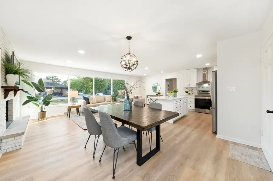 930 Jefferson Avenue, Elgin, IL 60120 - Image #2