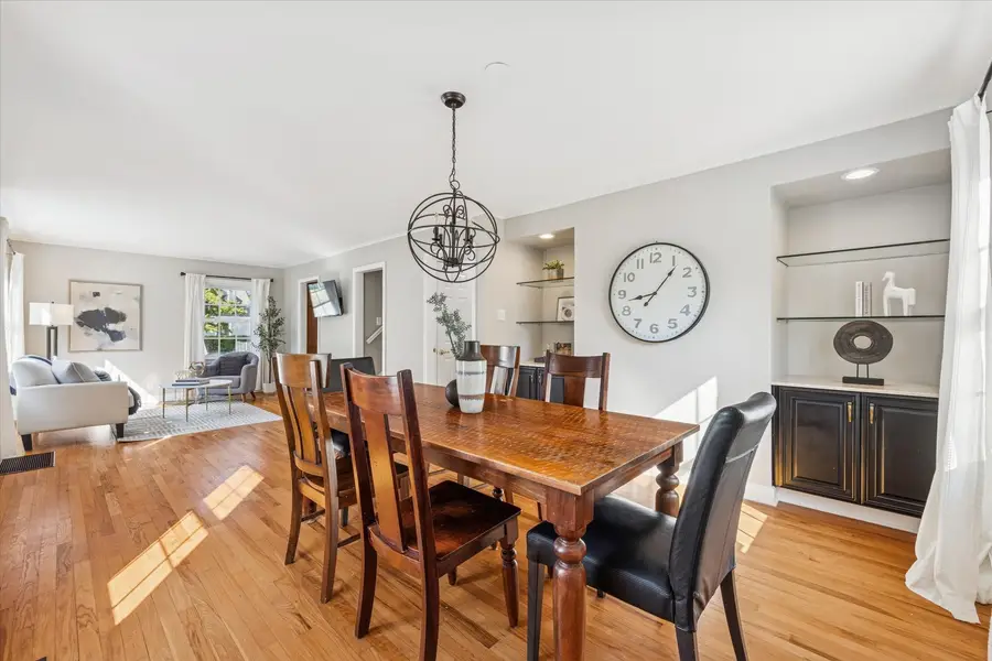 991 S Swain Avenue, Elmhurst, IL 60126 - Image #3