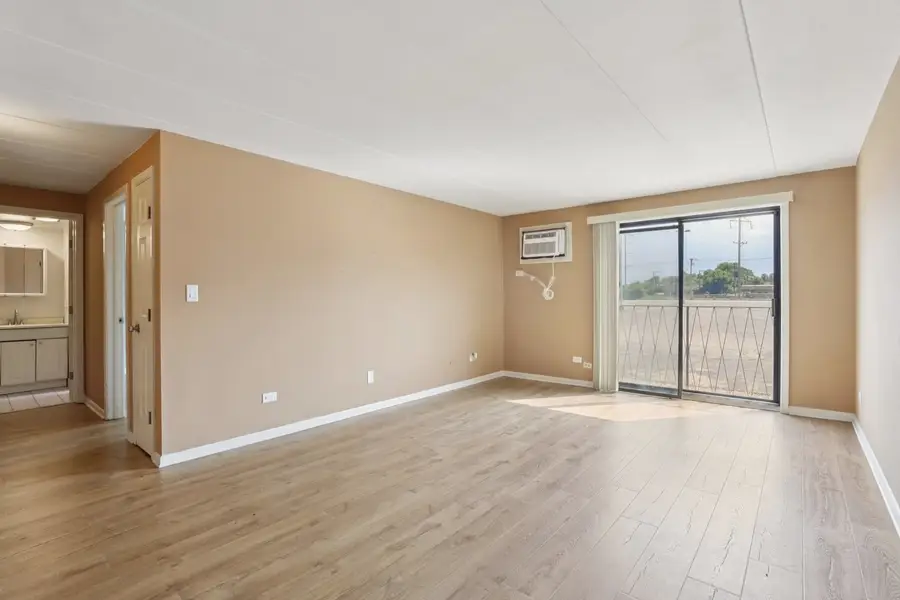 915 Graceland Avenue #1E, Des Plaines, IL 60016 - Image #3