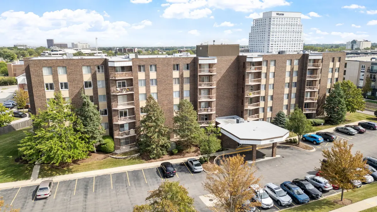 2201 S Grace Street #305, Lombard, IL 60148 - Image #1