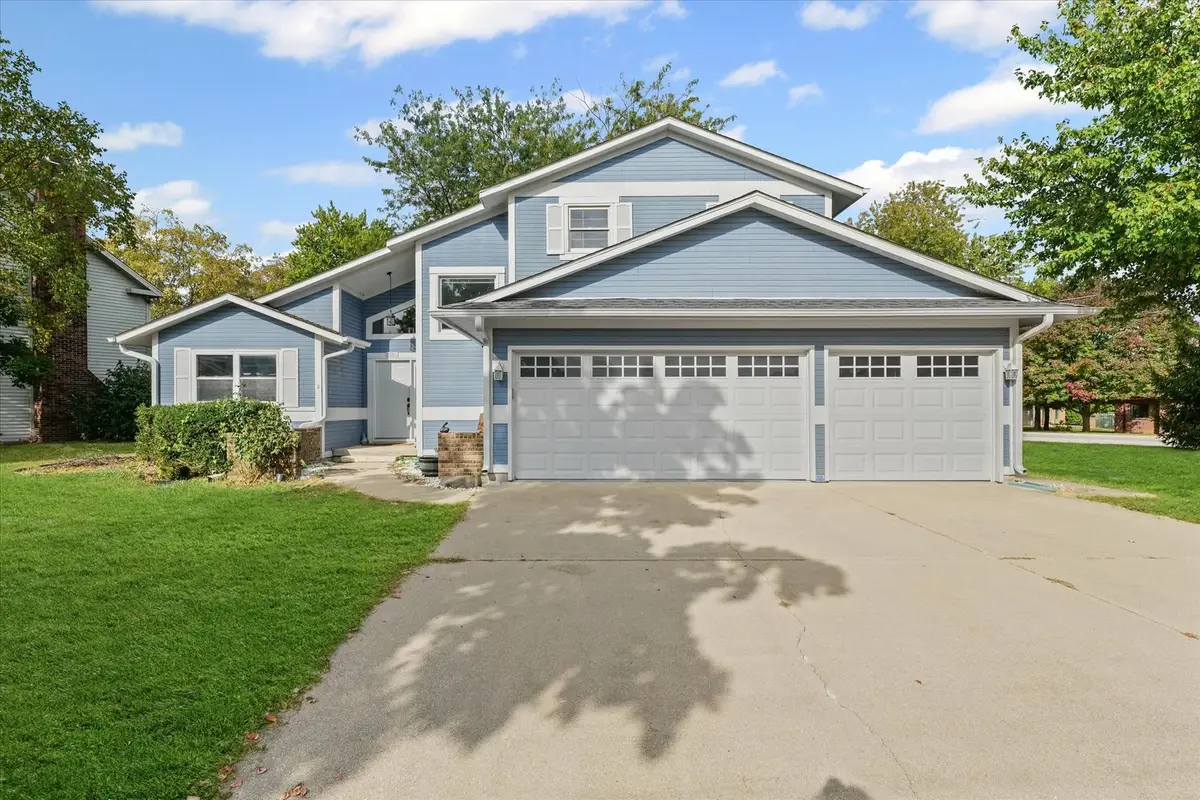 2401 Lakewood Drive, Champaign, IL 61822 - Image #1