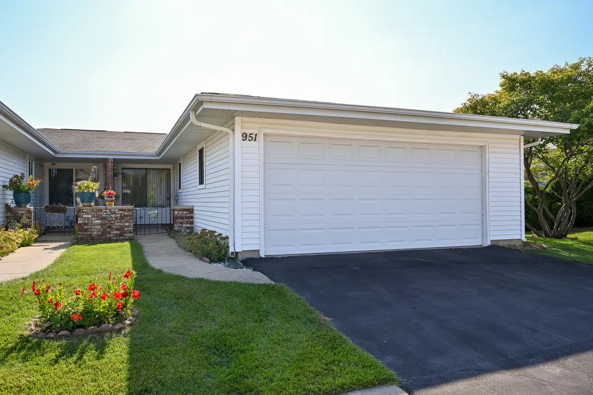 951 Chelsea Lane, Schaumburg, IL 60193 - Image #1