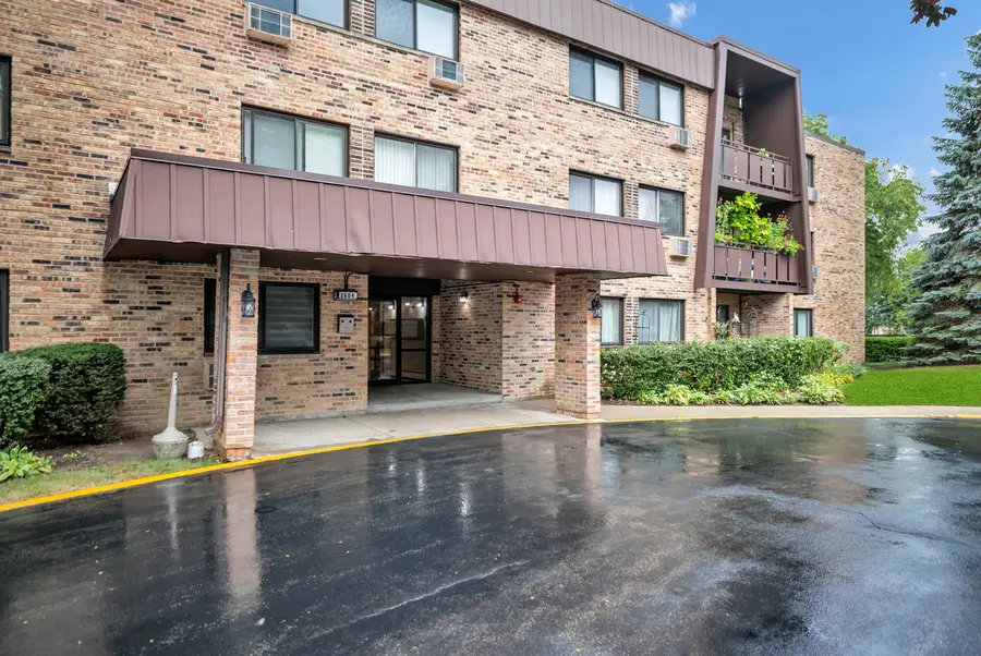 2604 N Windsor Drive #206, Arlington Heights, IL 60004 - Image #2