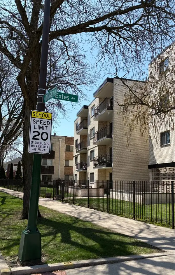 7074 N Ridge Boulevard #1E, Chicago, IL 60645