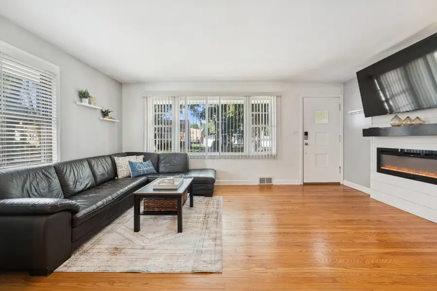 2337 S 2nd Avenue, North Riverside, IL 60546 - Image #2