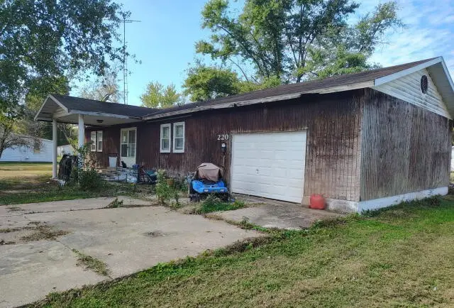220 S Marion Street, Centralia, IL 62801 - #3