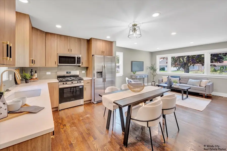 3401 N Ellen Drive, Arlington Heights, IL 60004 - Image #3