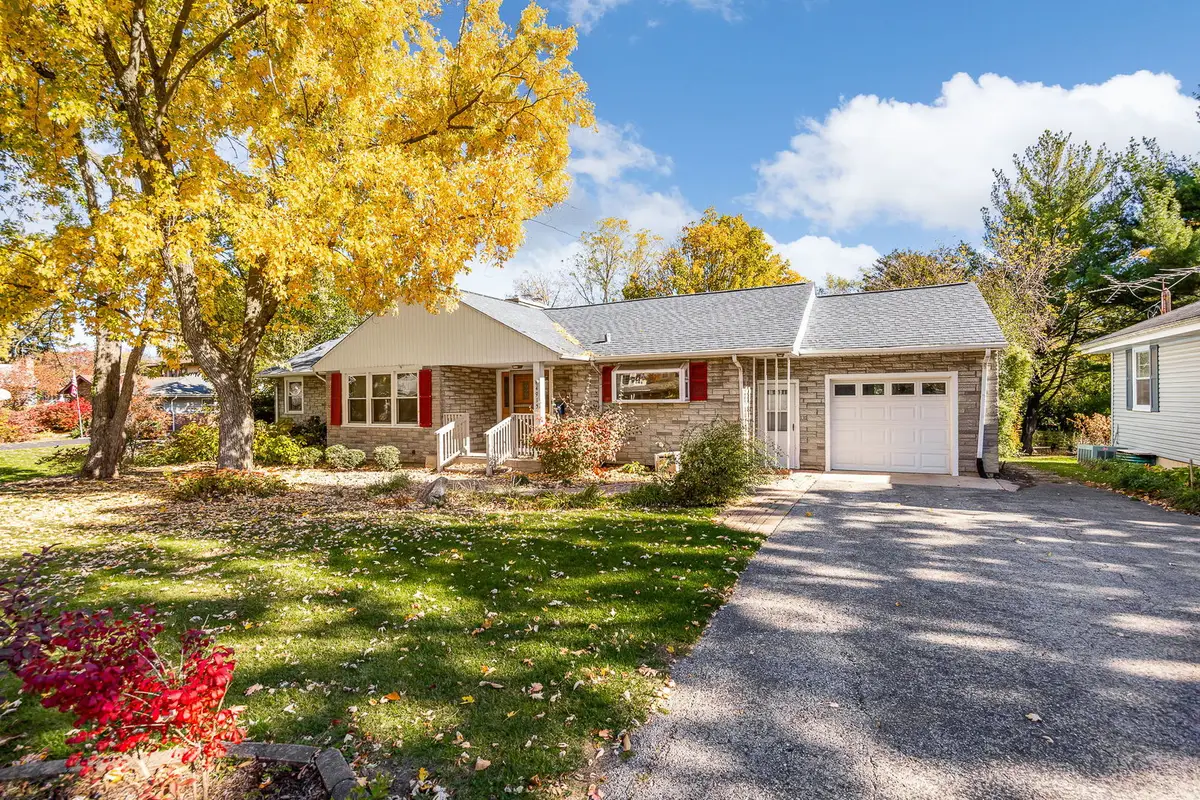 4915 Pershing Avenue, Downers Grove, IL 60515 - Image #1