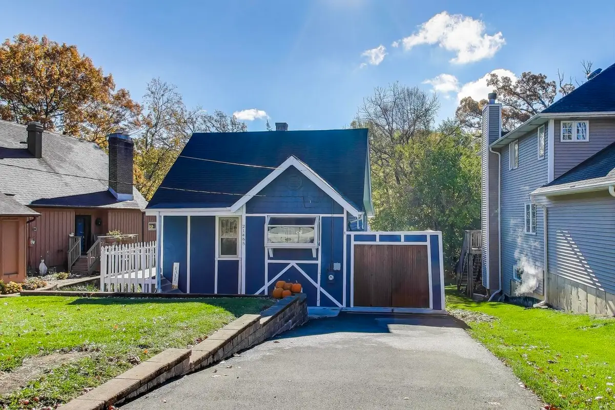 21465 W Crescent Drive, Mundelein, IL 60060 - Image #1