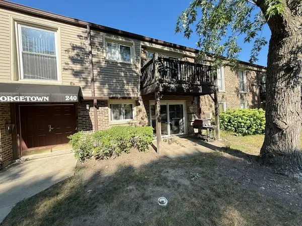 240 N Carter Street #102, Palatine, IL 60067