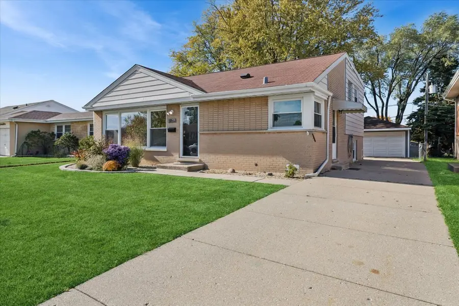 8846 N Ozanam Avenue, Niles, IL 60714 - Image #2
