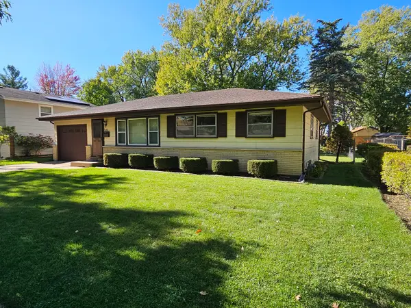 1372 Algonquin Drive, Elgin, IL 60120