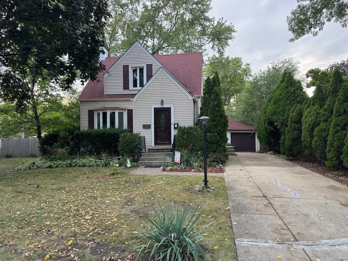 300 S Cumberland Parkway, Des Plaines, IL 60016 - Image #1