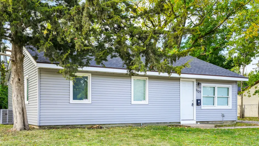 1529 Hedge Road, Champaign, IL 61821 - Image #2