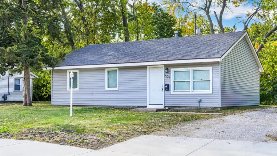 1529 Hedge Road, Champaign, IL 61821 - Image #3