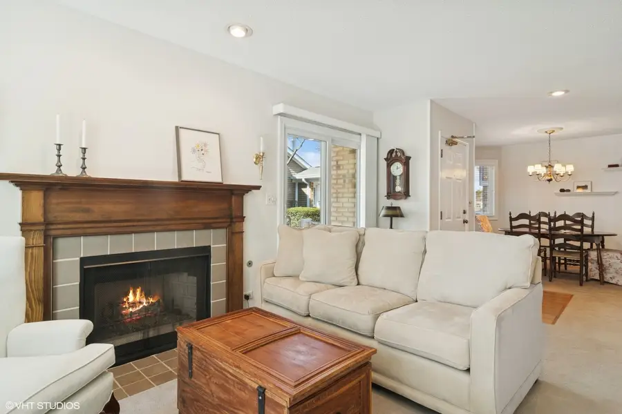 1027 Courtland Drive #1027, Buffalo Grove, IL 60089 - Image #3