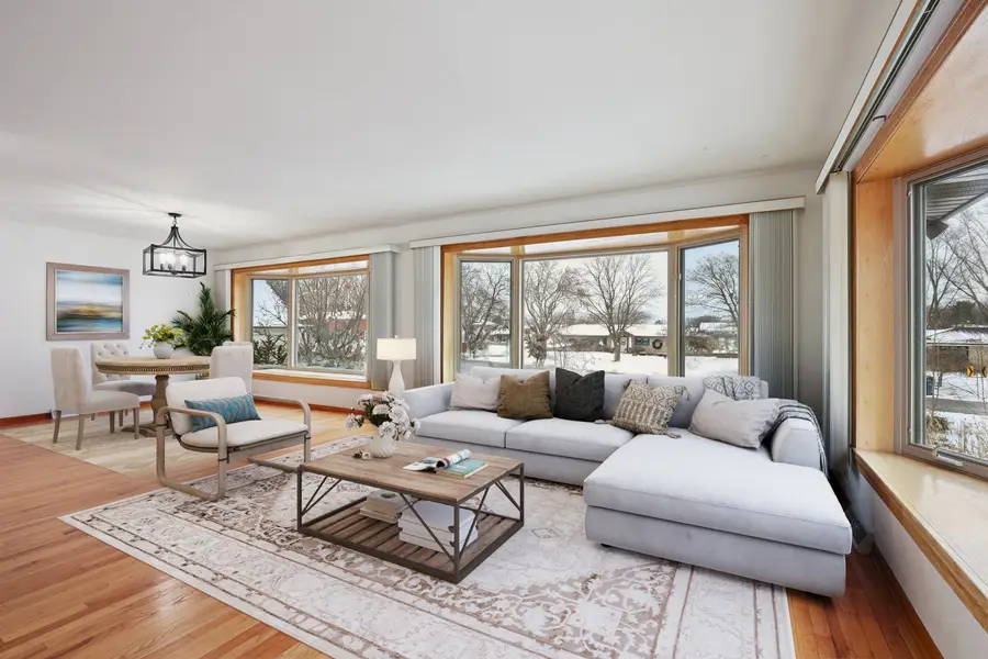 518 E Niagara Avenue, Schaumburg, IL 60193 - Image #3