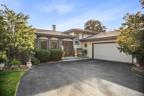 45 James Drive, Westmont, IL 60559