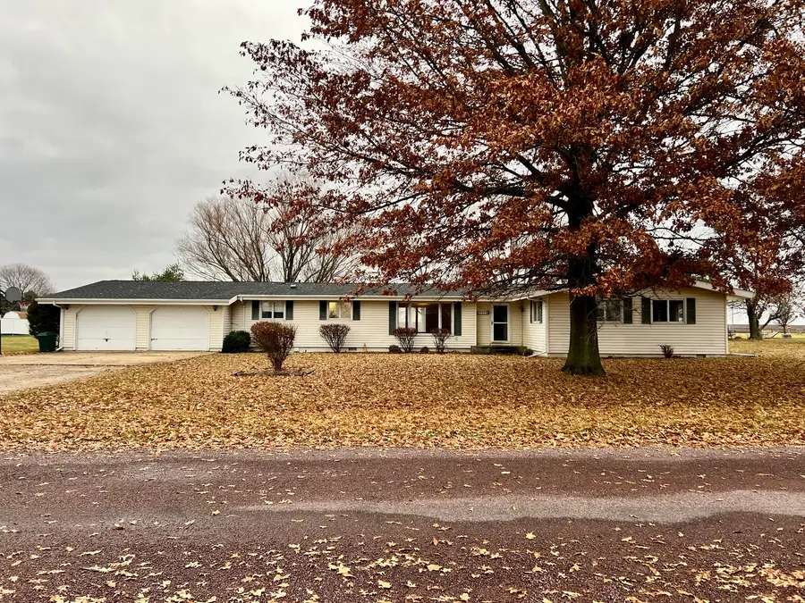 106 Lakeview Drive, Gibson City, IL 60936 - Image #3