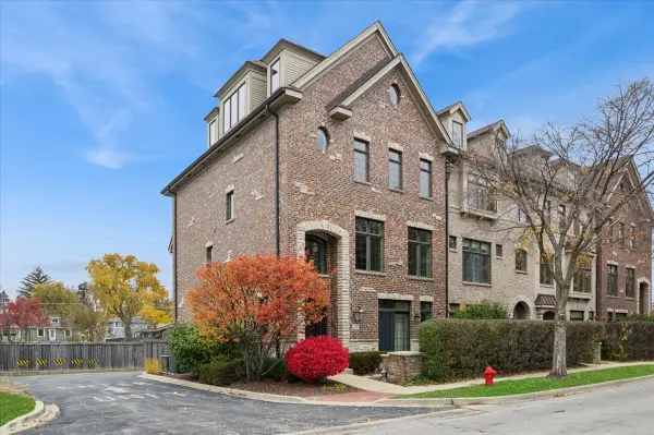 148 W Quincy Street, Westmont, IL 60559