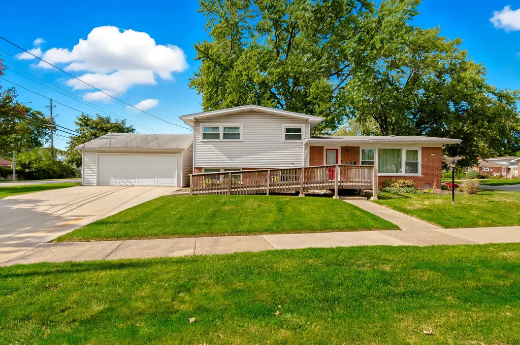 178 W Normandy Drive, Chicago Heights, IL 60411 - Image #1