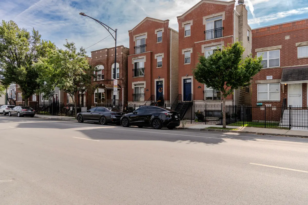 2665 W Warren Boulevard #3, Chicago, IL 60612 - Image #1