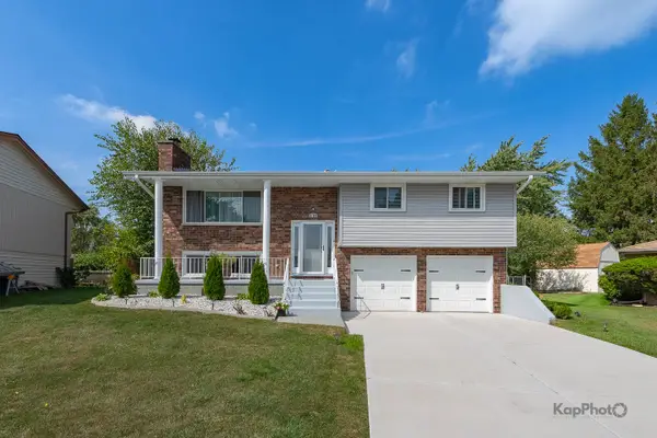 818 Brentwood Court, Schaumburg, IL 60193