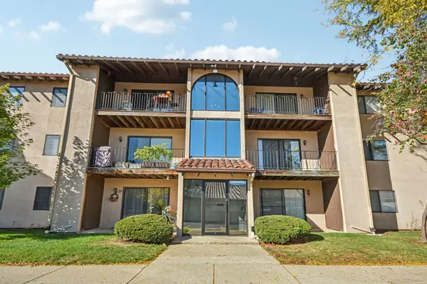 21W581 North Avenue #35, Lombard, IL 60148